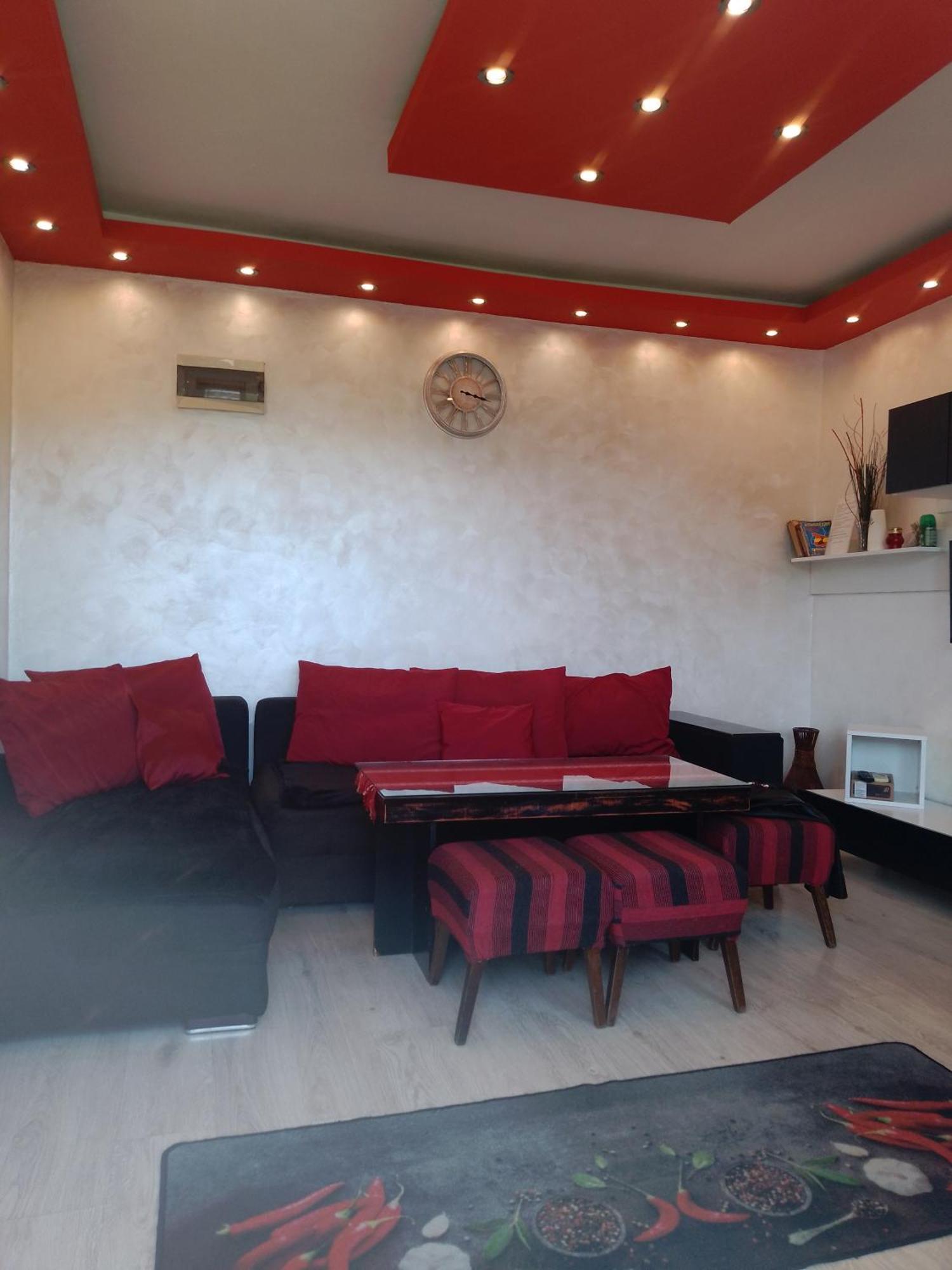 Red House Apartment Veliko Tŭrnovo Exterior photo
